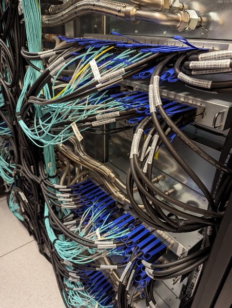 Từng l&agrave; h&agrave;ng khủng một thời, si&ecirc;u m&aacute;y t&iacute;nh n&agrave;y đang được Mỹ thanh l&yacute;: 8.064 CPU, 313TB RAM, gi&aacute; cực hời, mỗi tội kh&ocirc;ng được freeship- Ảnh 6.