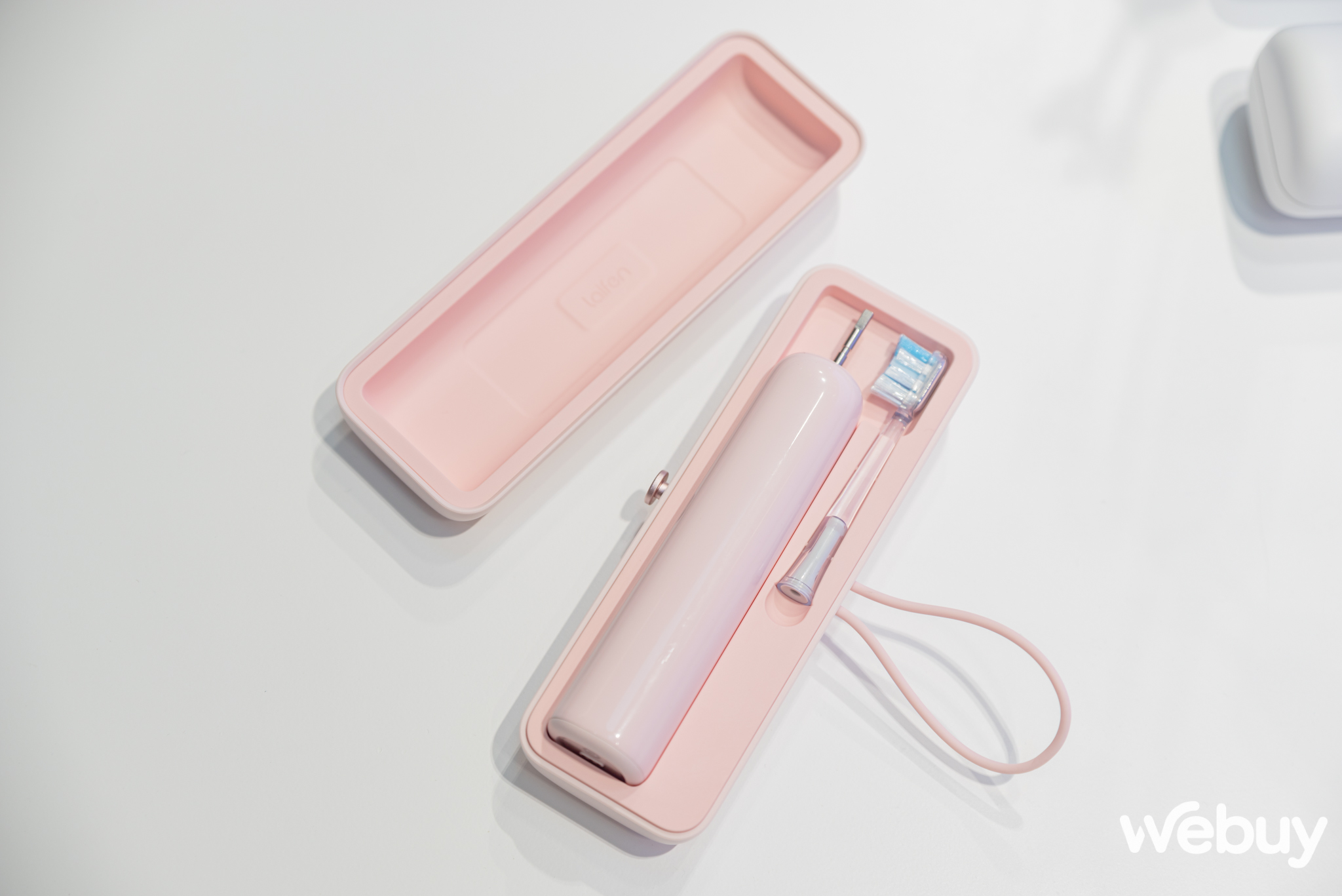 Cận cảnh Laifen Wave: B&agrave;n chải điện m&agrave; "sang" như đồ c&ocirc;ng nghệ, rung xoay kết hợp c&ocirc;ng suất lớn, gi&aacute; từ 1,59 triệu- Ảnh 7.