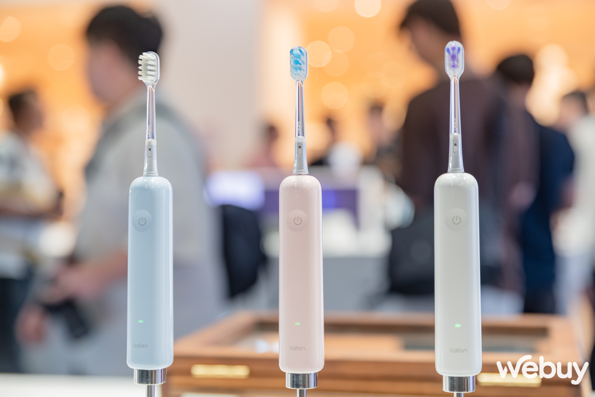 Cận cảnh Laifen Wave: B&agrave;n chải điện m&agrave; "sang" như đồ c&ocirc;ng nghệ, rung xoay kết hợp c&ocirc;ng suất lớn, gi&aacute; từ 1,59 triệu- Ảnh 3.