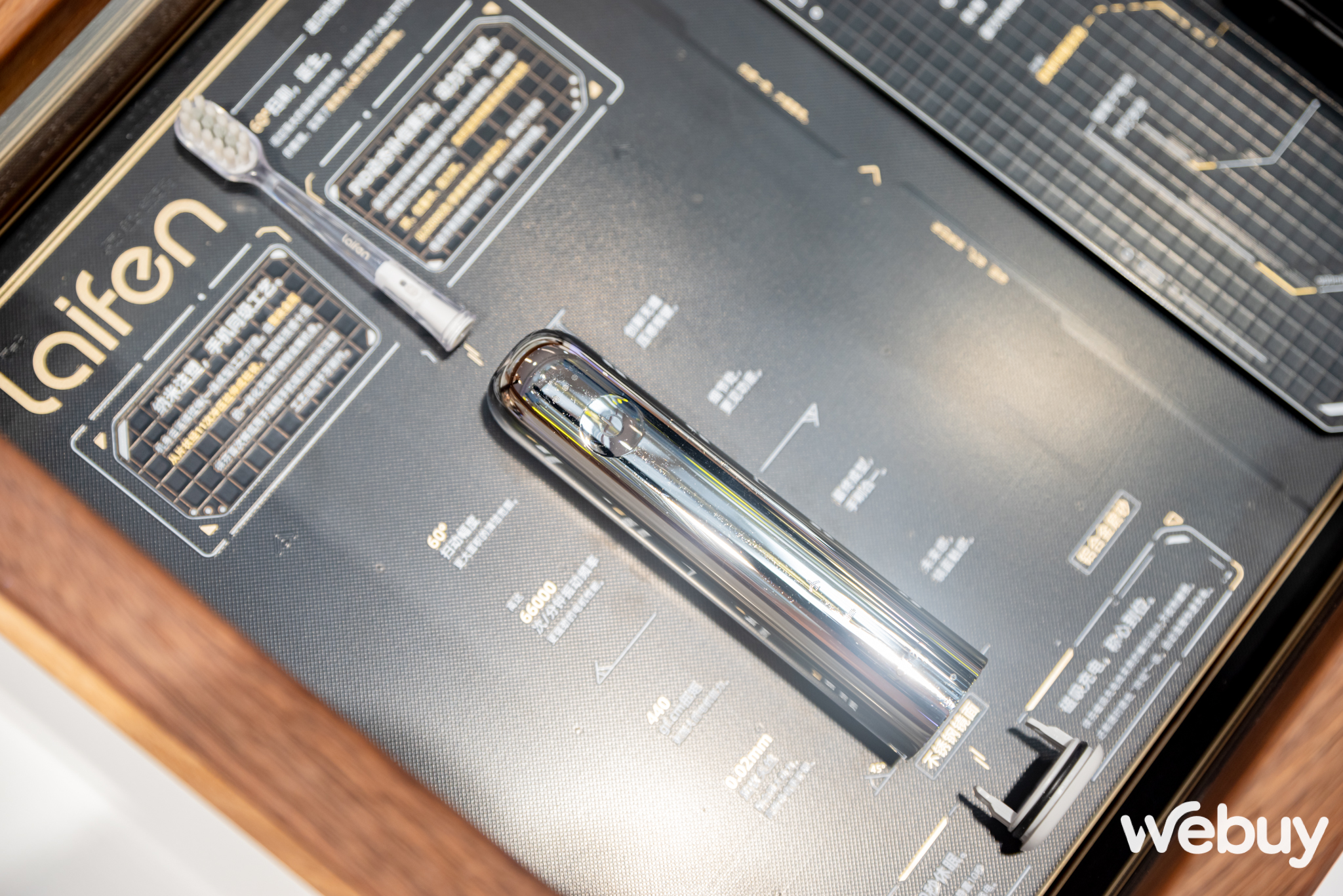 Cận cảnh Laifen Wave: B&agrave;n chải điện m&agrave; "sang" như đồ c&ocirc;ng nghệ, rung xoay kết hợp c&ocirc;ng suất lớn, gi&aacute; từ 1,59 triệu- Ảnh 11.