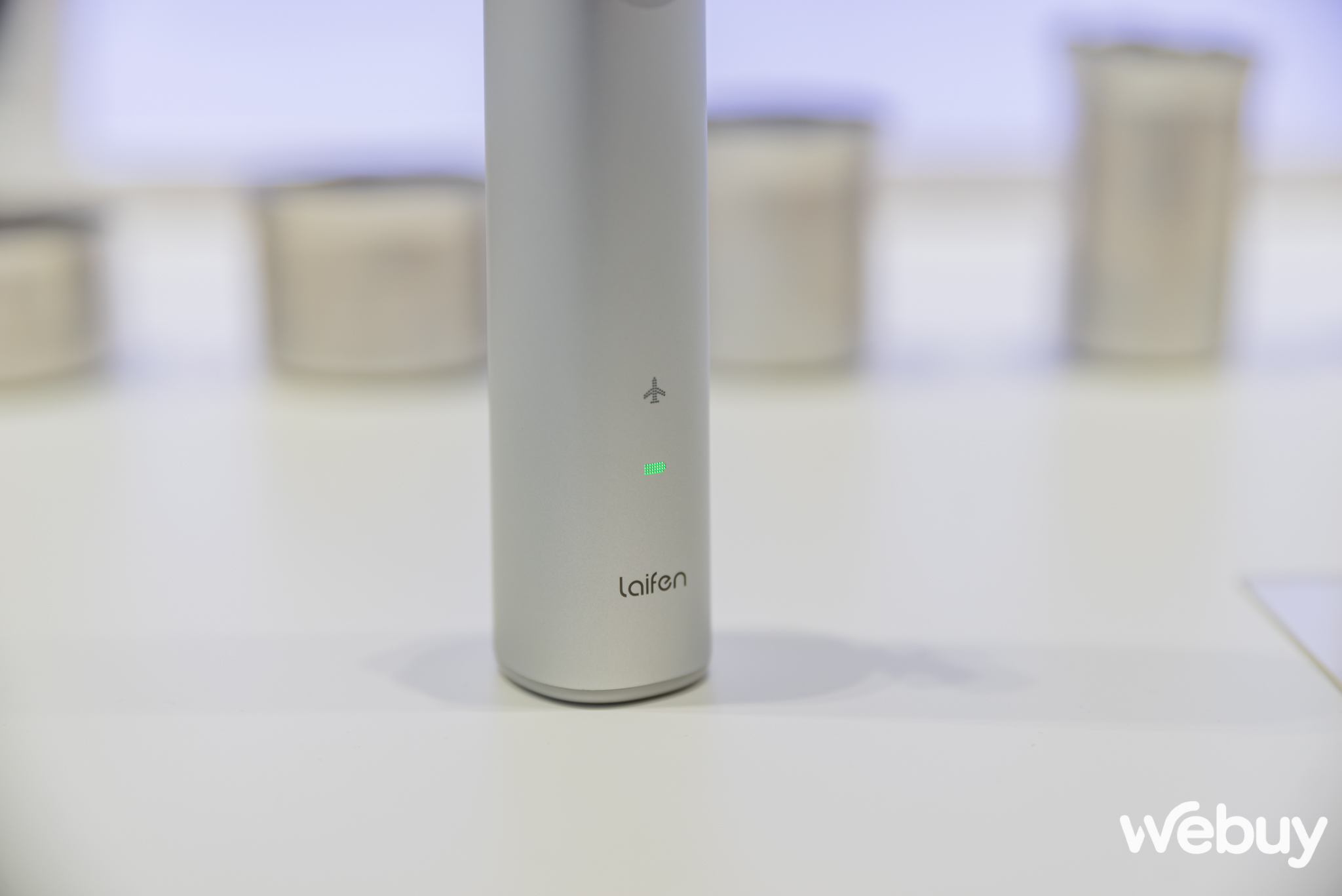 Cận cảnh Laifen Wave: B&agrave;n chải điện m&agrave; "sang" như đồ c&ocirc;ng nghệ, rung xoay kết hợp c&ocirc;ng suất lớn, gi&aacute; từ 1,59 triệu- Ảnh 4.