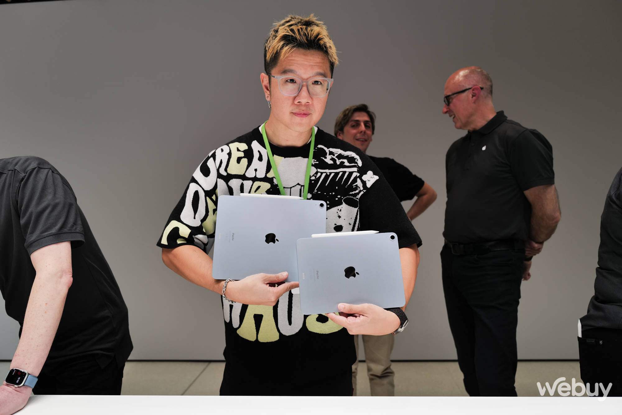 Trực tiếp ngắm nh&igrave;n iPad Air 2024: 2 k&iacute;ch thước để lựa chọn, d&ugrave;ng được b&uacute;t Apple Pencil Pro- Ảnh 13.