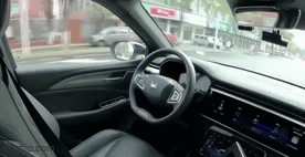 Đi taxi không người lái, hành khách Trung Quốc thót tim vì sự cố giữa đường: Video hiện trường gây chú ý!- Ảnh 1. Đi taxi không người lái, hành khách Trung Quốc thót tim vì sự cố giữa đường: Video hiện trường gây chú ý!- Ảnh 1.