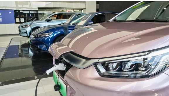 Bị ch&acirc;u &Acirc;u nhăm nhe &lsquo;cấm cửa&rsquo; xe điện, thương mại Trung Quốc thiệt hại ra sao?- Ảnh 1.