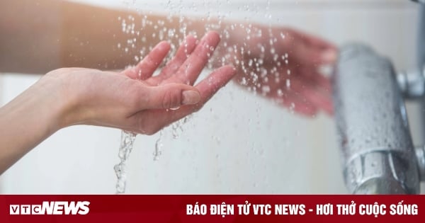 Mùa hè nên tắm nước nóng hay lạnh?- Ảnh 1. Mùa hè nên tắm nước nóng hay lạnh?- Ảnh 1.