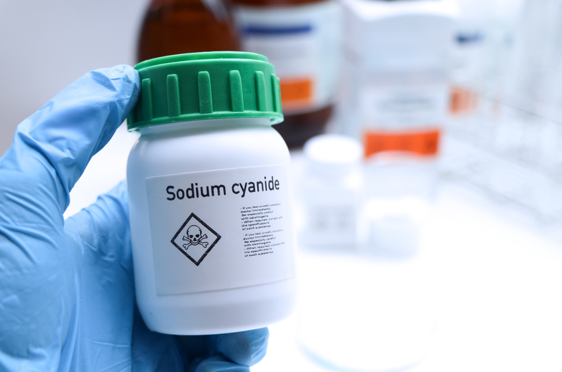 Vì sao Xyanua được mệnh danh "độc nhất trong các chất độc"?: Nếu qua đường ăn uống, có thể gây tử vong ngay sau vài phút- Ảnh 1. Vì sao Xyanua được mệnh danh "độc nhất trong các chất độc"?: Nếu qua đường ăn uống, có thể gây tử vong ngay sau vài phút- Ảnh 1.