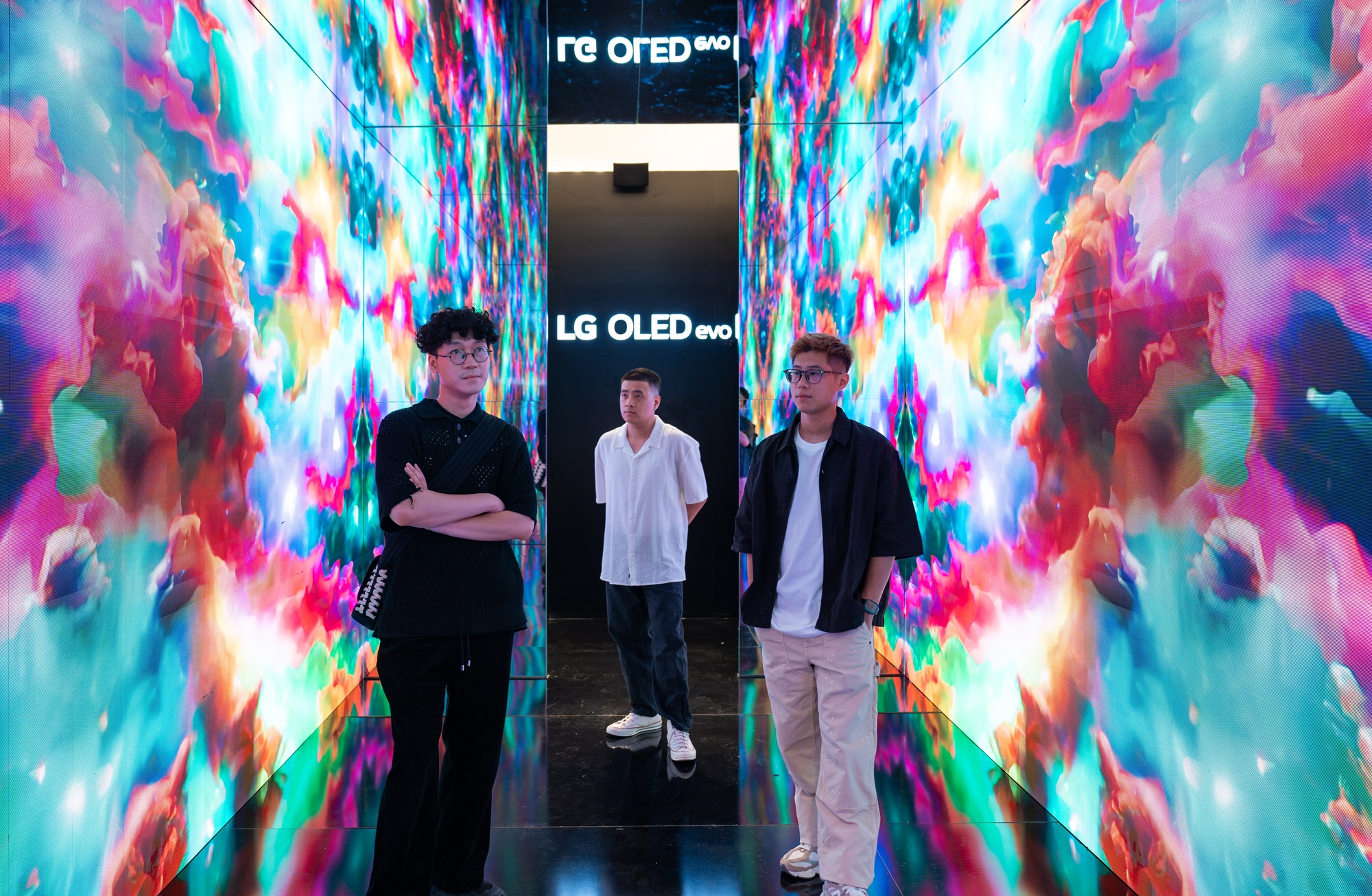 Fustic. Studio đồng hành cùng LG OLED mang nghệ thuật đến gần hơn với công chúng- Ảnh 2. Fustic. Studio đồng hành cùng LG OLED mang nghệ thuật đến gần hơn với công chúng- Ảnh 2.