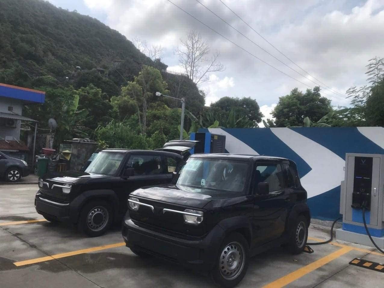 VinFast VF 3 liên tục xuất hiện trên đường cận ngày bàn giao, 1 chi tiết đổi khác khiến CĐM vui mừng- Ảnh 6. VinFast VF 3 liên tục xuất hiện trên đường cận ngày bàn giao, 1 chi tiết đổi khác khiến CĐM vui mừng- Ảnh 6.