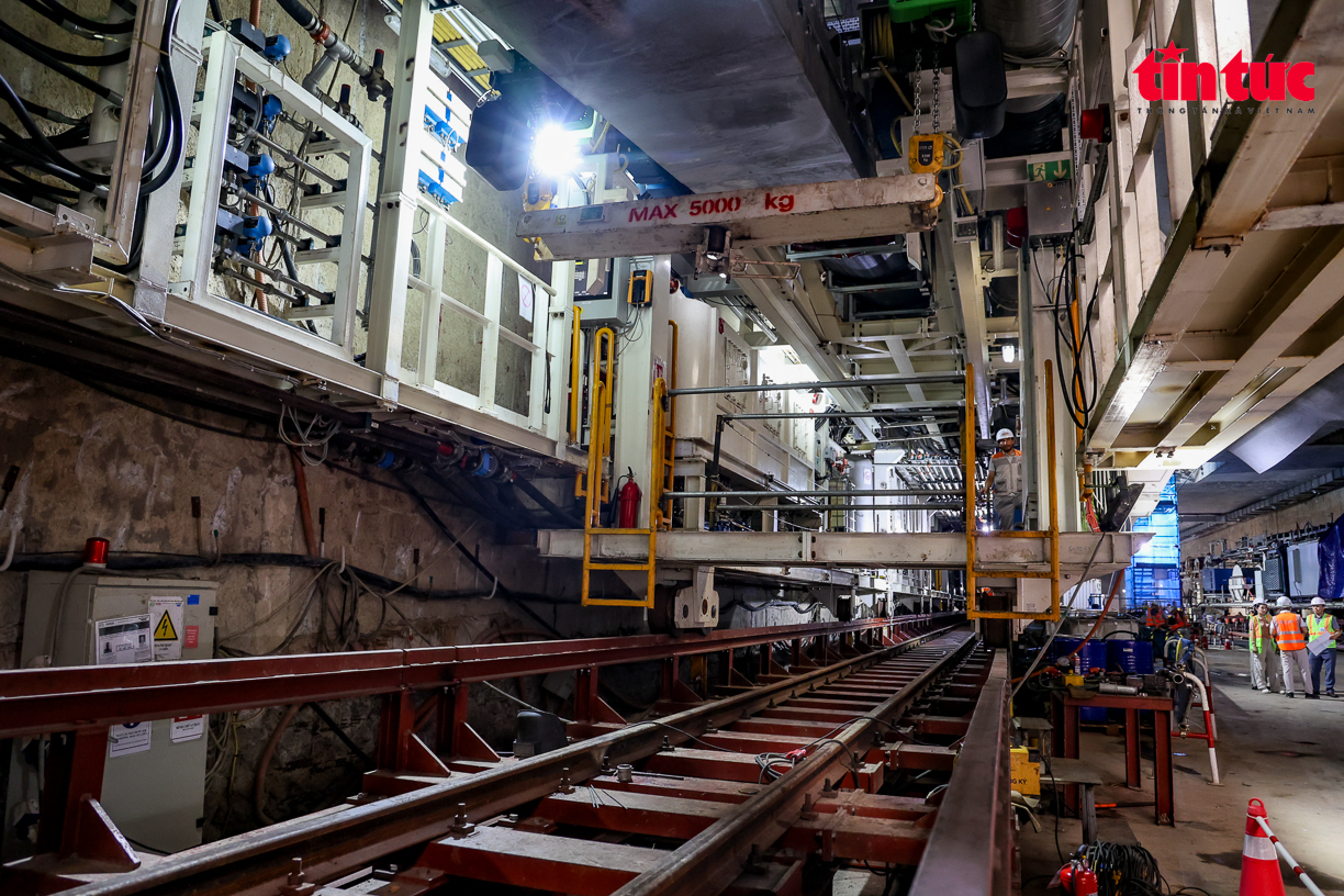 Kiểm tra 'cặp đôi' robot TBM khổng lồ phục vụ khoan hầm Metro ngày 30/7- Ảnh 12. Kiểm tra 'cặp đôi' robot TBM khổng lồ phục vụ khoan hầm Metro ngày 30/7- Ảnh 12.