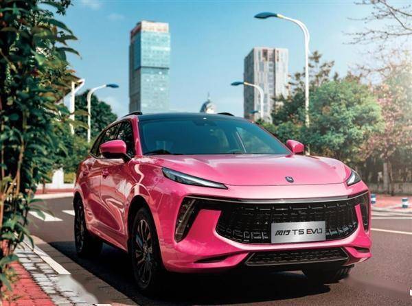 Mẫu xe Trung Quốc gây tò mò trên đường phố Việt Nam: Thì ra đã từng bán giá "sập sàn" rồi mất hút- Ảnh 9. Mẫu xe Trung Quốc gây tò mò trên đường phố Việt Nam: Thì ra đã từng bán giá "sập sàn" rồi mất hút- Ảnh 9.