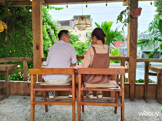 Đi c&agrave; ph&ecirc; chụp ảnh với 'người thương' bị lỗi, c&aacute;nh 'm&agrave;y r&acirc;u' t&igrave;m ra c&aacute;ch sửa bằng AI- Ảnh 4.