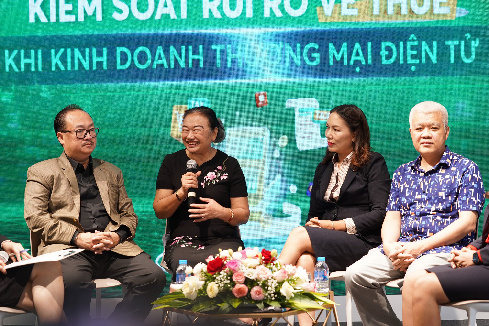 Tốc độ tăng trưởng của TikTokShop khiến Shopee, Lazada, Tiki 'hít khói', đại diện TikTok Việt Nam tiết lộ bí quyết: 'Trải nghiệm mua hàng được cung cấp trong một điểm đến'- Ảnh 2. Tốc độ tăng trưởng của TikTokShop khiến Shopee, Lazada, Tiki 'hít khói', đại diện TikTok Việt Nam tiết lộ bí quyết: 'Trải nghiệm mua hàng được cung cấp trong một điểm đến'- Ảnh 2.