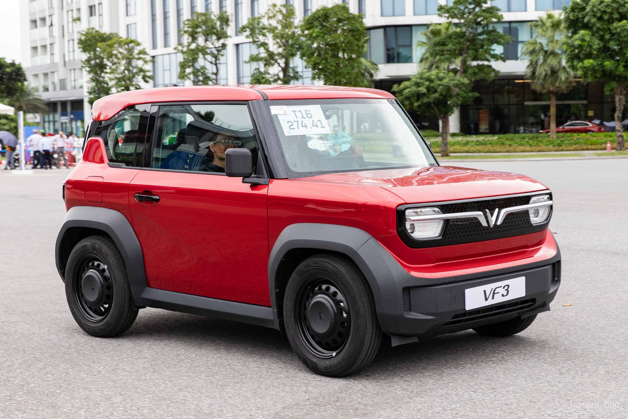 VinFast VF 3 bàn giao: Bên cạnh 'mưa lời khen', xuất hiện một câu hỏi quan trọng- Ảnh 3. VinFast VF 3 bàn giao: Bên cạnh 'mưa lời khen', xuất hiện một câu hỏi quan trọng- Ảnh 3.