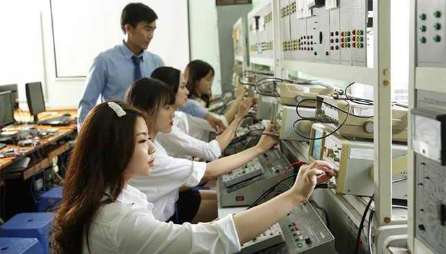 Ngành học 'khát' nhân lực, là mũi nhọn kinh tế: Mức lương trung bình 15 – 20 triệu đồng/tháng, ai chăm chỉ thu nhập gấp 2, gấp 3 là chuyện thường- Ảnh 3. Ngành học 'khát' nhân lực, là mũi nhọn kinh tế: Mức lương trung bình 15 – 20 triệu đồng/tháng, ai chăm chỉ thu nhập gấp 2, gấp 3 là chuyện thường- Ảnh 3.