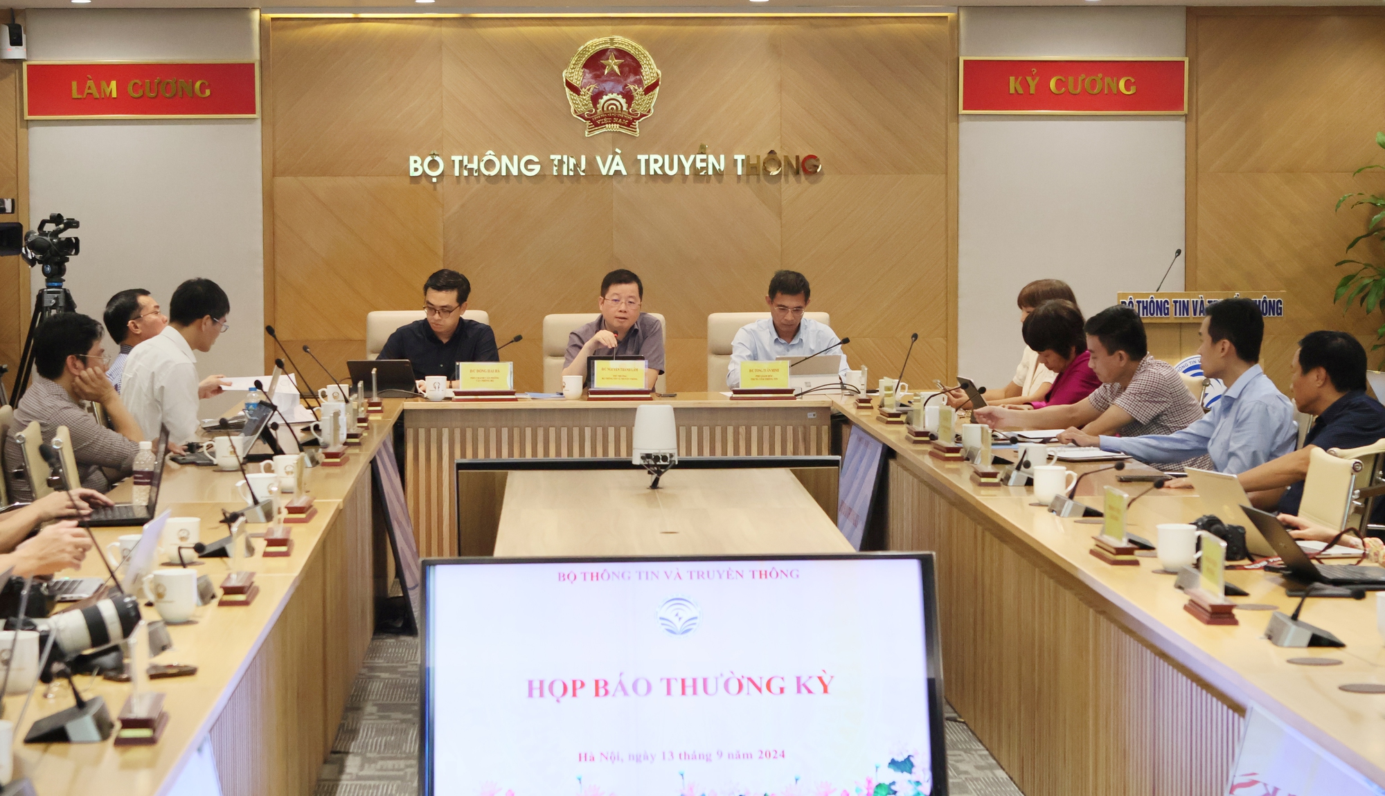 Xuất hiện tình trạng giả mạo nạn nhân bị ảnh hưởng bởi bão số 3- Ảnh 1. Xuất hiện tình trạng giả mạo nạn nhân bị ảnh hưởng bởi bão số 3- Ảnh 1.