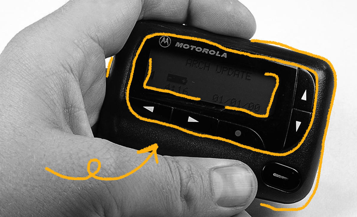 Máy nhắn tin có vẻ lạ lẫm với người Việt nhưng thiết bị này có nhiều tính năng "ăn đứt" cả smartphone- Ảnh 1. Máy nhắn tin có vẻ lạ lẫm với người Việt nhưng thiết bị này có nhiều tính năng "ăn đứt" cả smartphone- Ảnh 1.