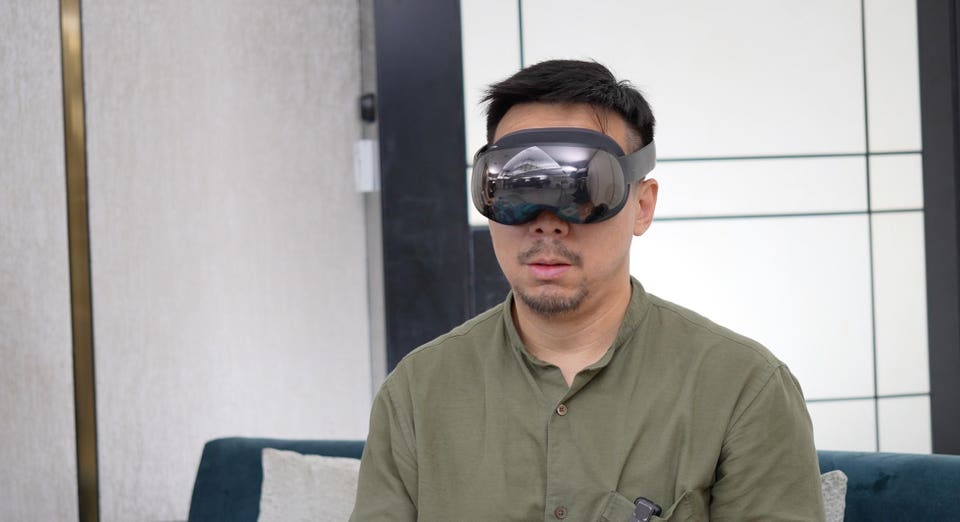 Kính MR trông giống Vision Pro nhưng giá bằng 1 nửa, màn micro-OLED 8K, cấu hình siêu mạnh để chơi game AAA- Ảnh 1. Kính MR trông giống Vision Pro nhưng giá bằng 1 nửa, màn micro-OLED 8K, cấu hình siêu mạnh để chơi game AAA- Ảnh 1.