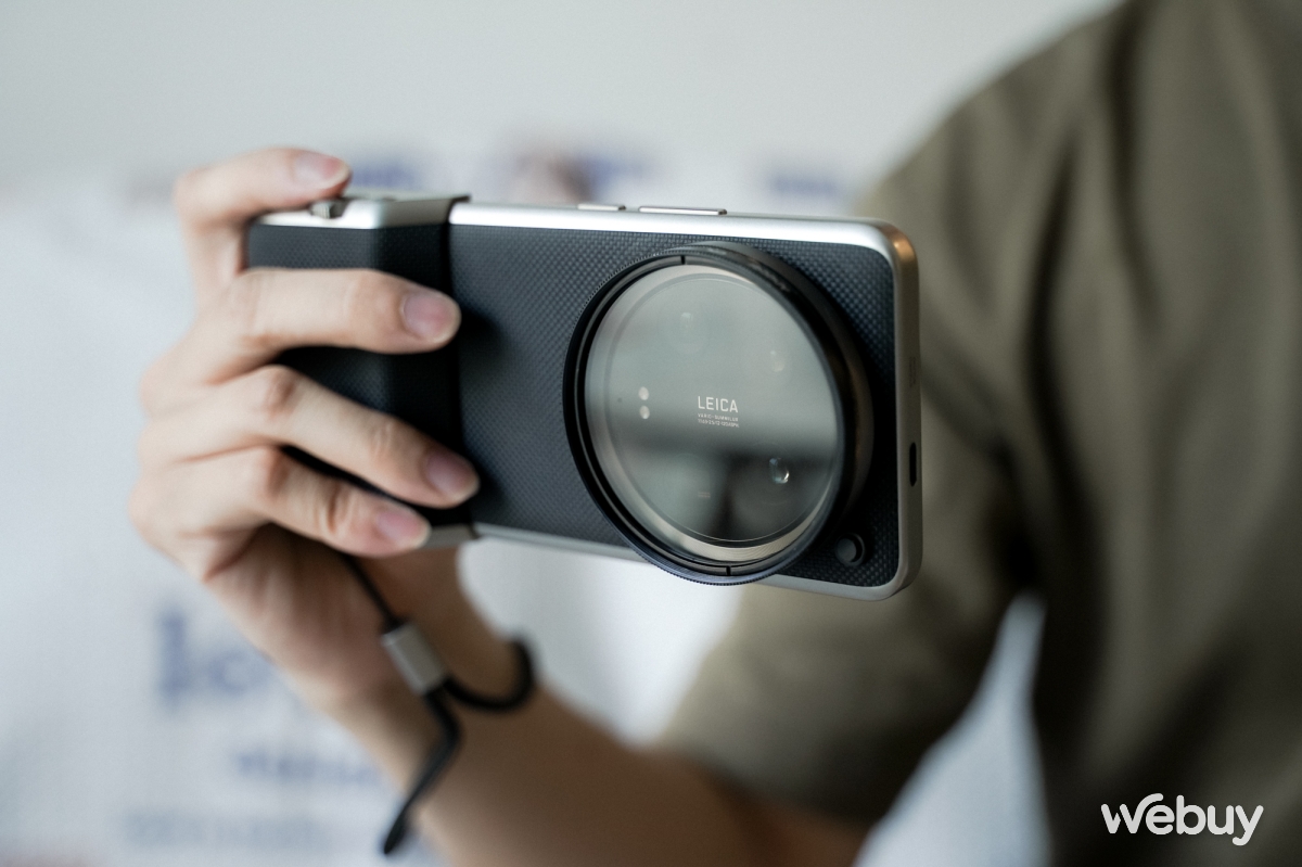 Xiaomi 14 Ultra cũng có nút chụp ảnh nhờ phụ kiện độc quyền này, tính năng và trải nghiệm khá hơn nút chụp trên iPhone 16- Ảnh 8. Xiaomi 14 Ultra cũng có nút chụp ảnh nhờ phụ kiện độc quyền này, tính năng và trải nghiệm khá hơn nút chụp trên iPhone 16- Ảnh 8.