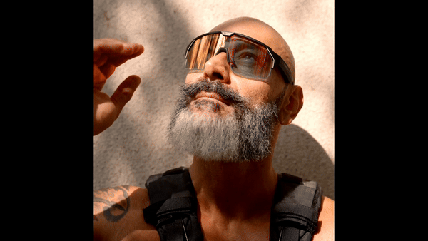 K&iacute;nh r&acirc;m th&ocirc;ng minh g&acirc;y sốt khi l&ecirc;n tr&ecirc;n truyền h&igrave;nh Mỹ: Chạm l&agrave; đổi m&agrave;u, pin 47 giờ, sạc nhanh, gi&aacute; gần 10 triệu- Ảnh 6.