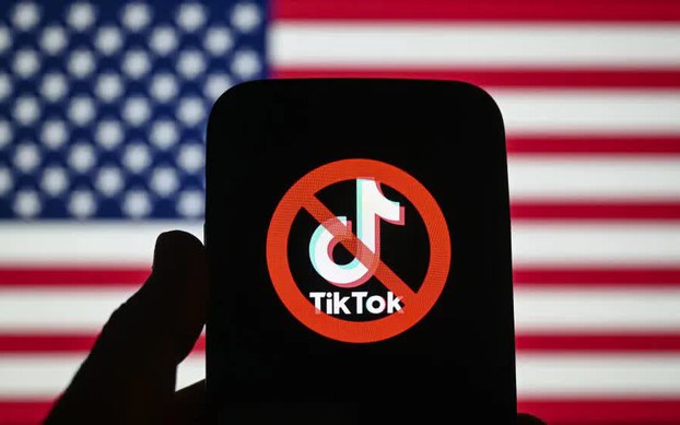 TikTok bị cấm ở Mỹ, loạt TikToker trăm triệu followers có động thái gây bất ngờ- Ảnh 1. TikTok bị cấm ở Mỹ, loạt TikToker trăm triệu followers có động thái gây bất ngờ- Ảnh 1.