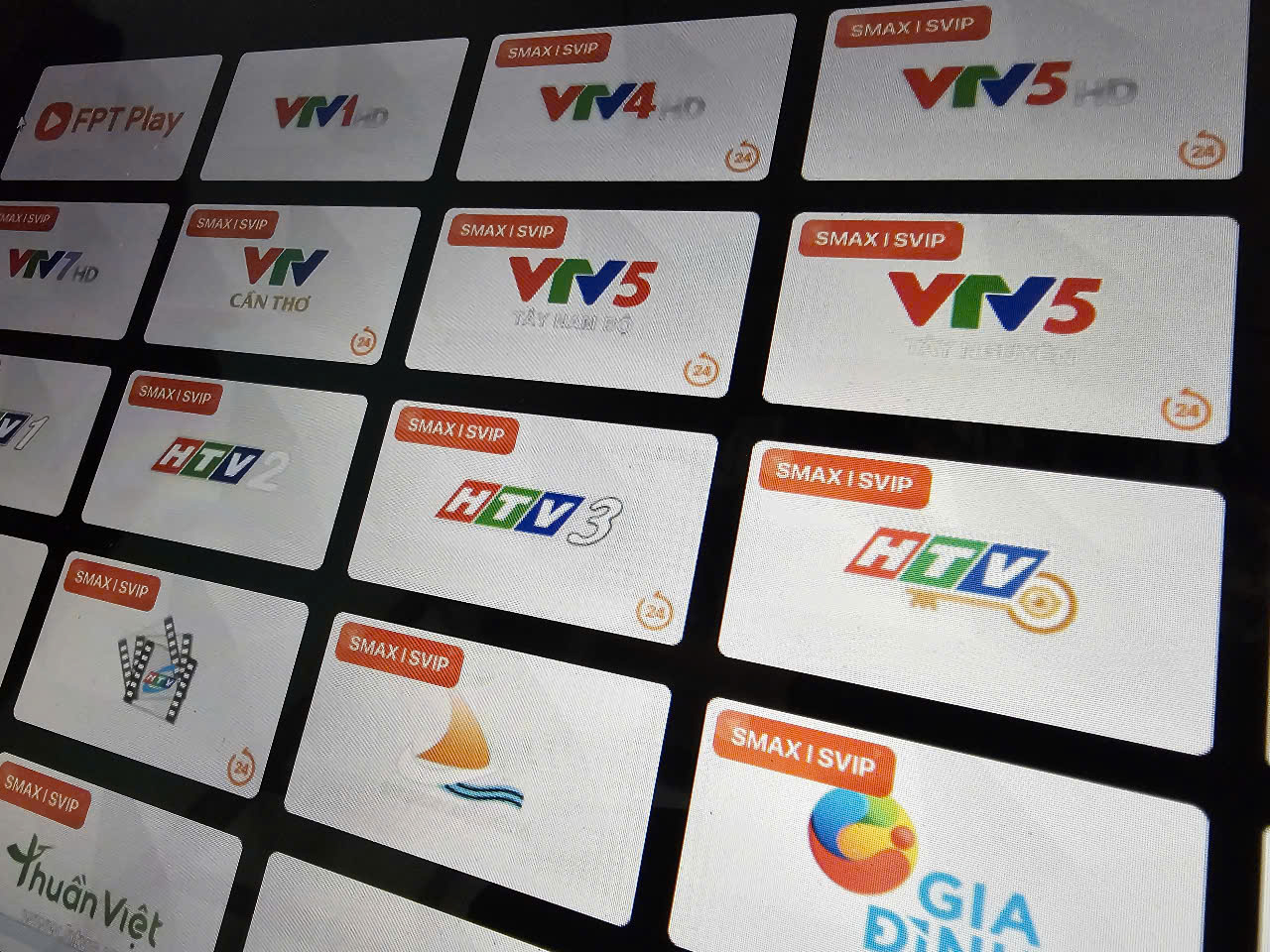 Vì sao loạt kênh VTV “biến mất” trên một số nền tảng truyền hình?- Ảnh 1. Vì sao loạt kênh VTV “biến mất” trên một số nền tảng truyền hình?- Ảnh 1.