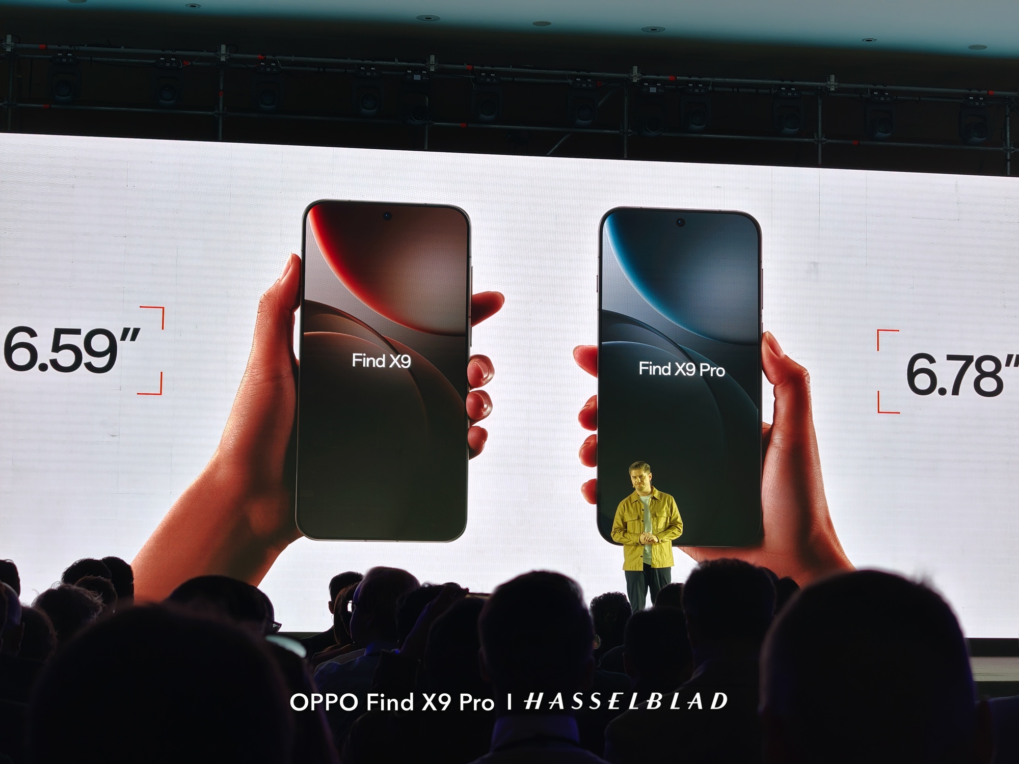 "Đối cứng" của iPhone 17 Pro Max và Galaxy S25 Ultra ra mắt toàn cầu: Pin tận 7.500mAh, lắp được ống kính như máy ảnh, Việt Nam ngày mai có giá- Ảnh 3. "Đối cứng" của iPhone 17 Pro Max và Galaxy S25 Ultra ra mắt toàn cầu: Pin tận 7.500mAh, lắp được ống kính như máy ảnh, Việt Nam ngày mai có giá- Ảnh 3.