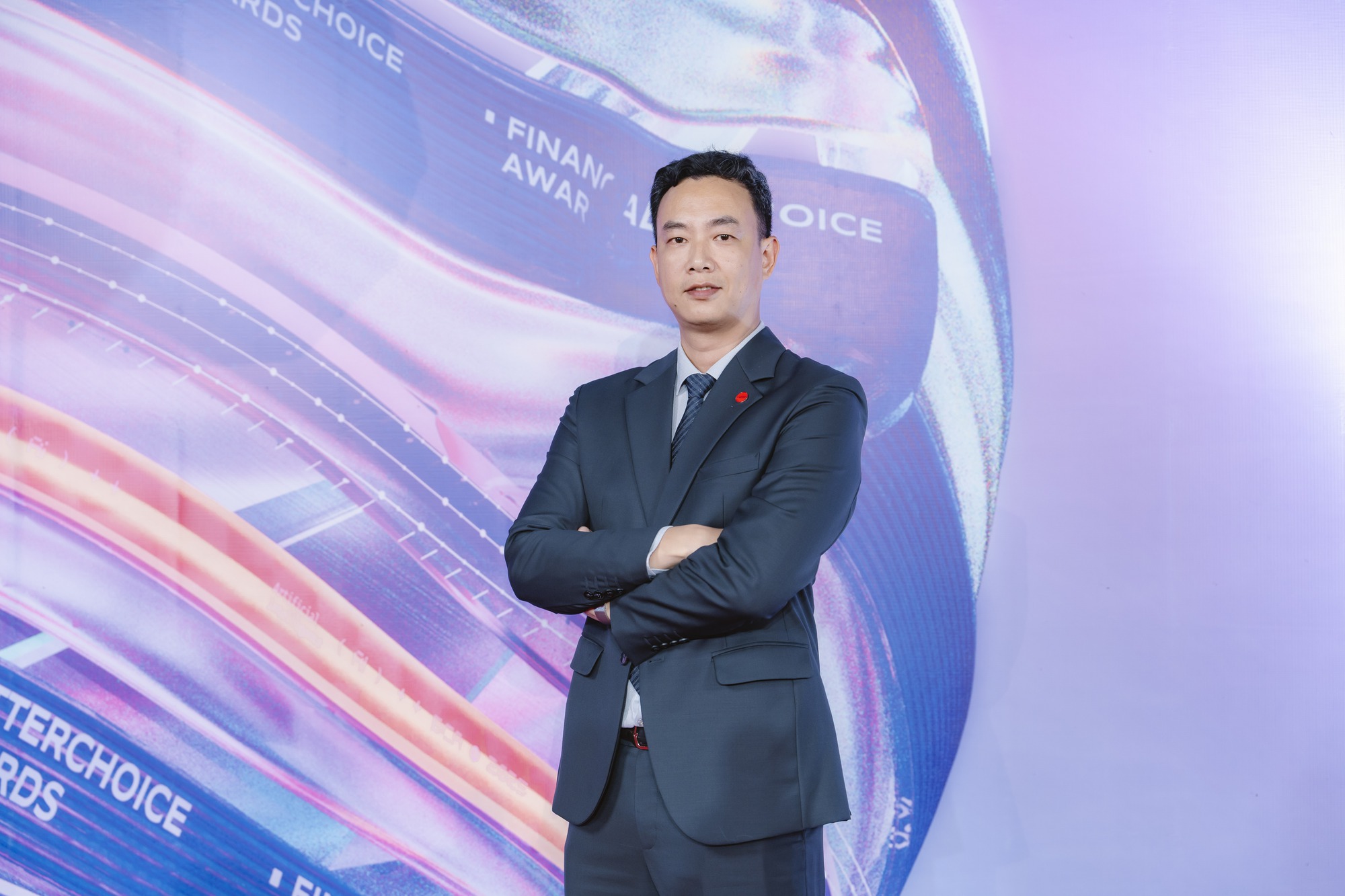 Phó Tổng Giám đốc TCT Dịch vụ số Viettel: nơi đâu có sóng, nơi đó có dịch vụ Viettel- Ảnh 1. Phó Tổng Giám đốc TCT Dịch vụ số Viettel: nơi đâu có sóng, nơi đó có dịch vụ Viettel- Ảnh 1.