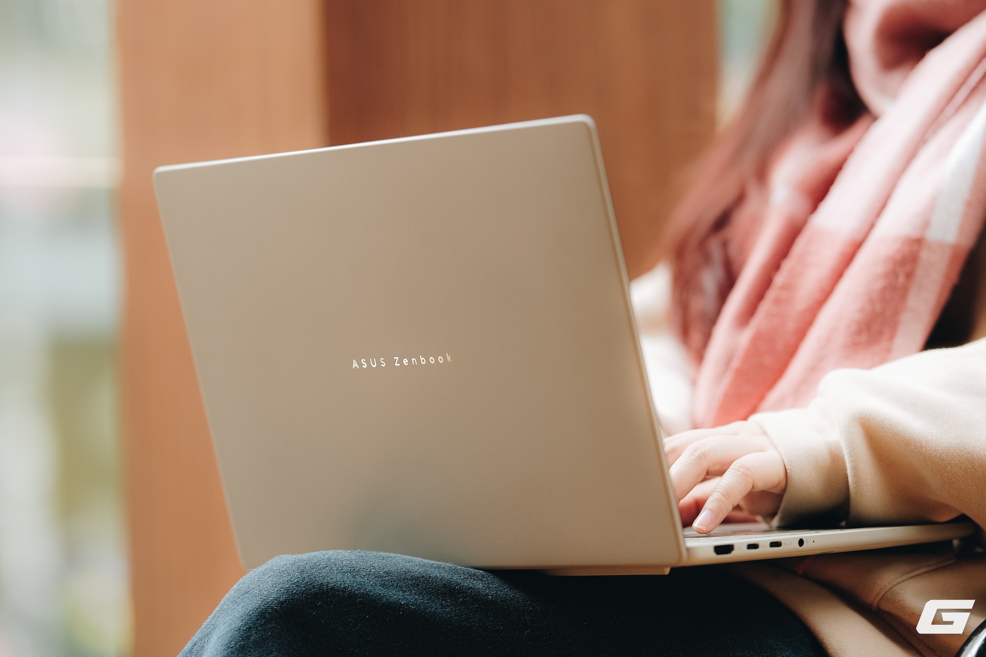 Được vinh danh “Laptop của năm” với Zenbook A14, ASUS khẳng định: “Đổi mới đúng lúc, đúng nhu cầu là điều người dùng Việt cần”- Ảnh 2. Được vinh danh “Laptop của năm” với Zenbook A14, ASUS khẳng định: “Đổi mới đúng lúc, đúng nhu cầu là điều người dùng Việt cần”- Ảnh 2.