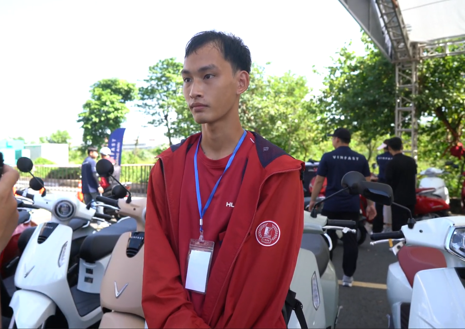 Lợi thế bất ngờ khi thuyết phục sinh vi&ecirc;n chuyển từ xe xăng sang xe điện: l&agrave; một th&oacute;i quen di chuyển khi c&ograve;n học cấp 3!- Ảnh 3.