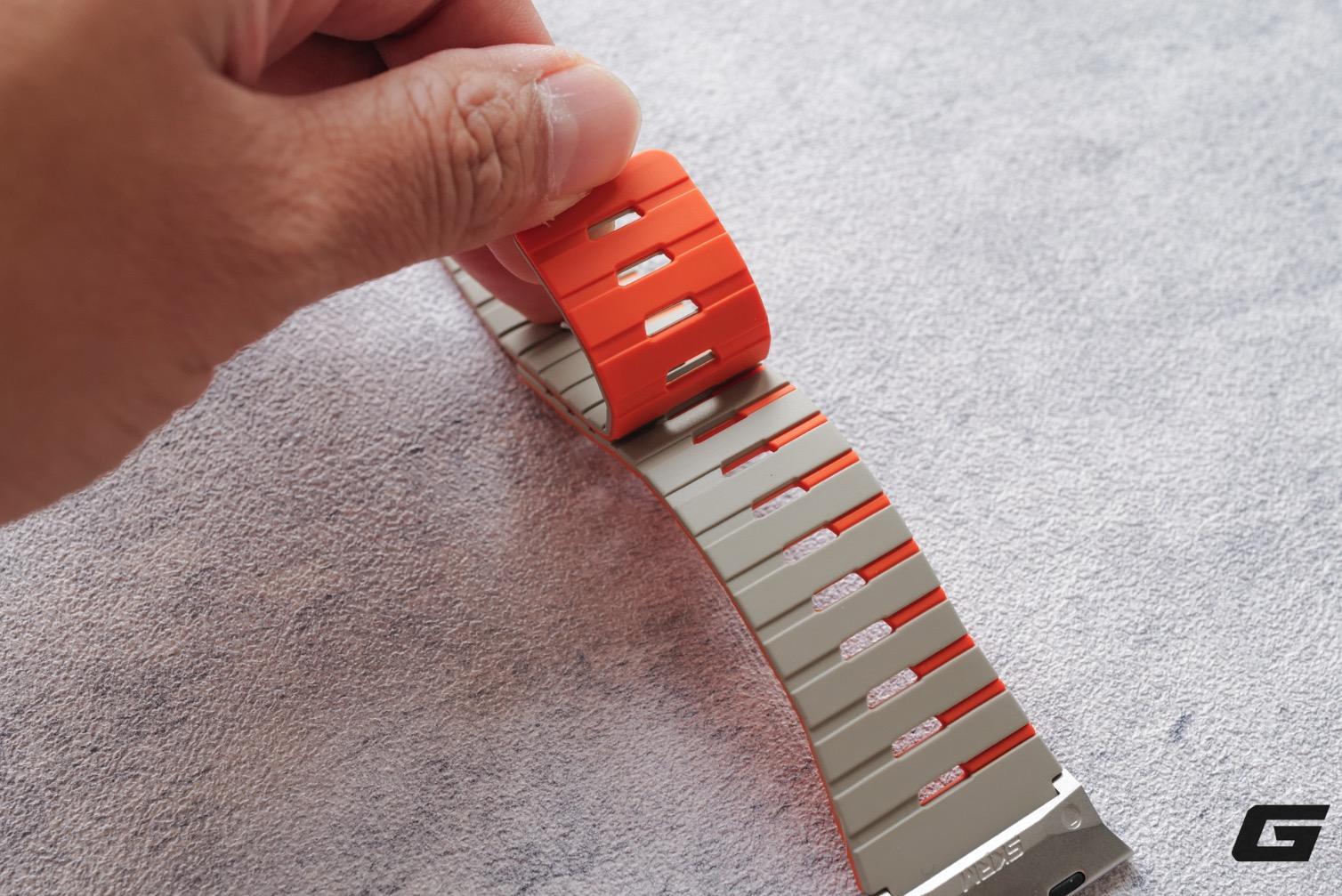 Dùng thử bộ dây đeo Apple Watch từ nhà UNIQ và Skinarma: Ba phong cách, ba trải nghiệm khác nhau - Ảnh 28.