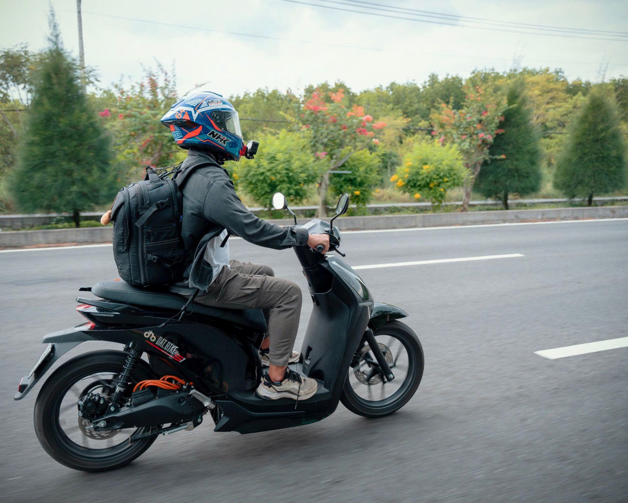 Chiến lược lái thử của Dat Bike có đủ mạnh để người dùng bỏ xe xăng? - Ảnh 3. Chiến lược lái thử của Dat Bike có đủ mạnh để người dùng bỏ xe xăng? - Ảnh 3.