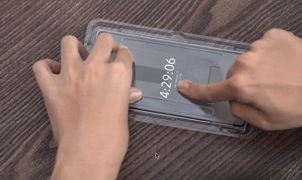 Ham rẻ mua cường lực tự dán giá 42.000đ, tôi biến màn hình chống chói xịn của S25 Ultra thành đồ "dỏm" như máy 3 triệu- Ảnh 6. Ham rẻ mua cường lực tự dán giá 42.000đ, tôi biến màn hình chống chói xịn của S25 Ultra thành đồ "dỏm" như máy 3 triệu- Ảnh 6.