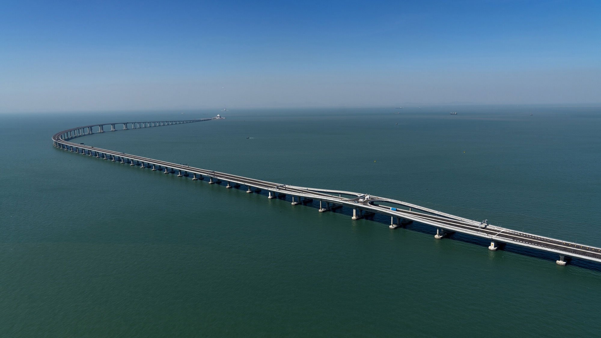 Dùng vật liệu tre cho cầu vượt biển dài gấp 20 lần cầu Golden Gate, ngành công nghiệp tre 74 tỷ USD của quốc gia hàng xóm Việt Nam 'đỉnh' như thế nào?- Ảnh 1. Dùng vật liệu tre cho cầu vượt biển dài gấp 20 lần cầu Golden Gate, ngành công nghiệp tre 74 tỷ USD của quốc gia hàng xóm Việt Nam 'đỉnh' như thế nào?- Ảnh 1.