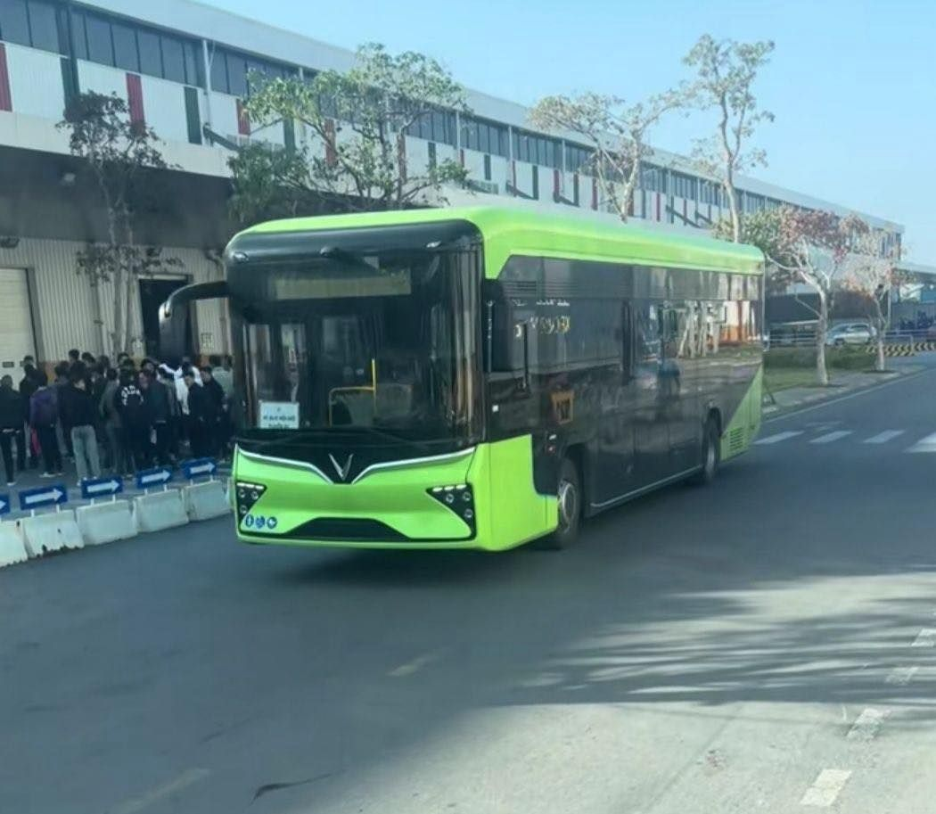 Mẫu xe VinFast mới toanh do người Ý thiết kế đã lăn bánh: Là xe khủng nhất từ trước đến nay?- Ảnh 1. Mẫu xe VinFast mới toanh do người Ý thiết kế đã lăn bánh: Là xe khủng nhất từ trước đến nay?- Ảnh 1.