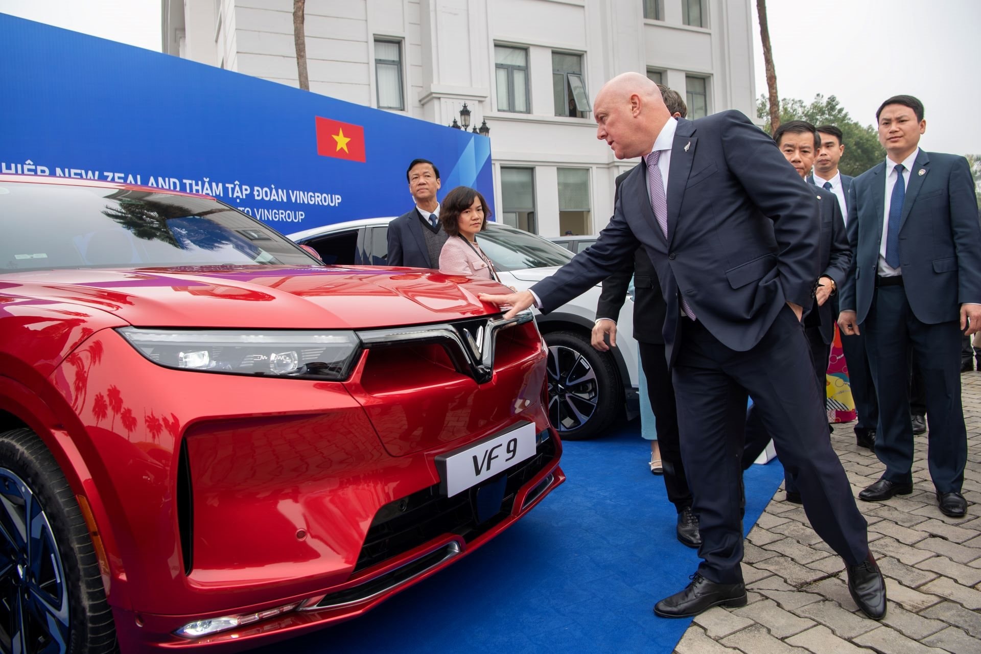 Thủ tướng New Zealand khen xe VinFast, khẳng định chỉ cần thay đổi n&agrave;y l&agrave; xe điện Made in Vietnam c&oacute; thể &ldquo;b&aacute;n chạy&rdquo; tại quốc gia Ch&acirc;u Đại Dương- Ảnh 1.