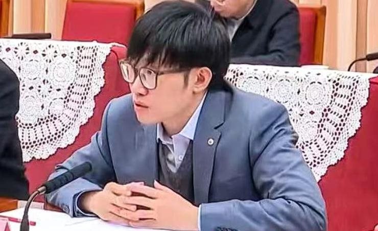 V&igrave; sao người Trung Quốc treo băng r&ocirc;n ch&agrave;o đ&oacute;n &ocirc;ng chủ DeepSeek?- Ảnh 1.