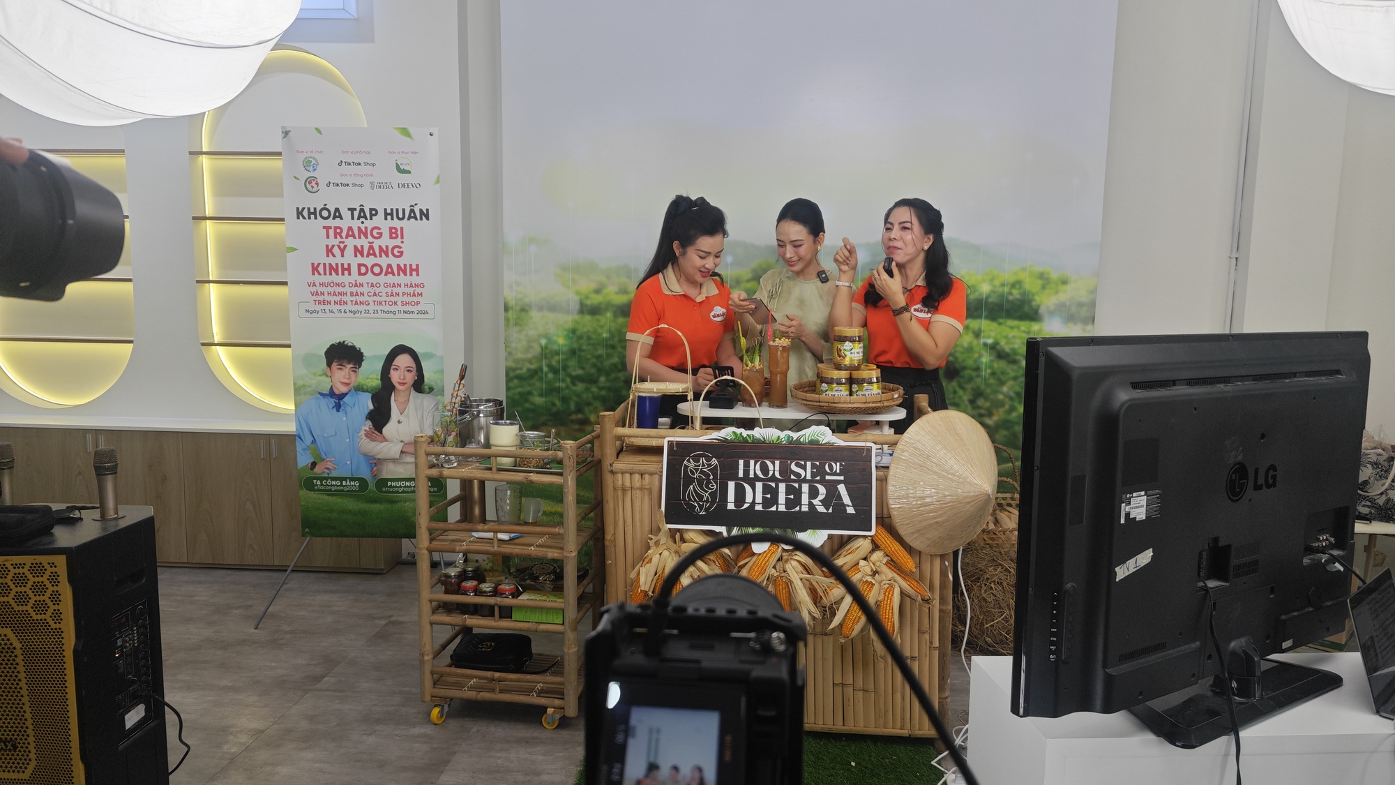 Bán hàng online hết thời lách thuế- Ảnh 1. Bán hàng online hết thời lách thuế- Ảnh 1.