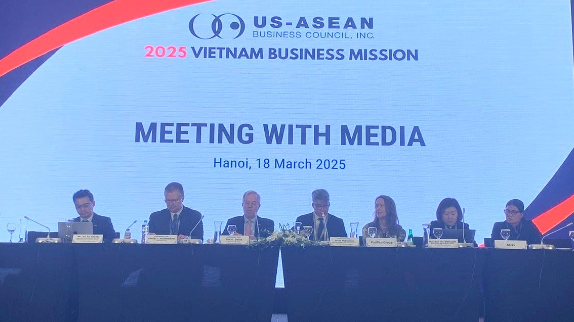 Meta nói về tiến độ dự án sản xuất thiết bị công nghệ vũ trụ ảo tại Việt Nam- Ảnh 1. Meta nói về tiến độ dự án sản xuất thiết bị công nghệ vũ trụ ảo tại Việt Nam- Ảnh 1.