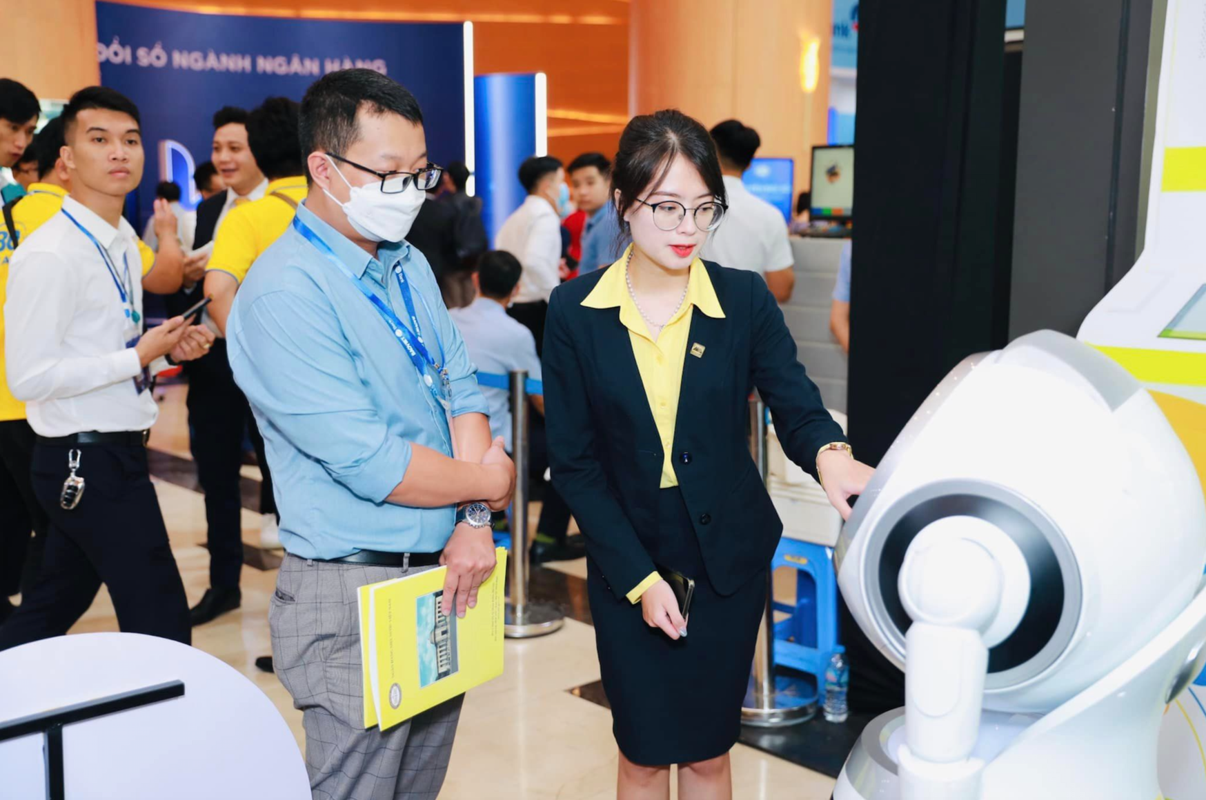 AI sẽ lấy đi công việc của khoảng 200.000 người trong vài năm tới- Ảnh 1. AI sẽ lấy đi công việc của khoảng 200.000 người trong vài năm tới- Ảnh 1.