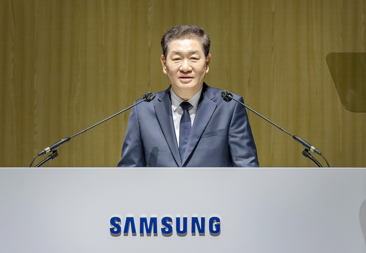 CEO Samsung thừa nhận tụt hậu AI- Ảnh 1. CEO Samsung thừa nhận tụt hậu AI- Ảnh 1.