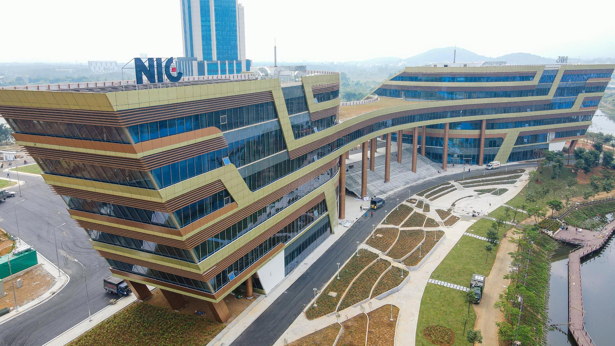 Để “đại bàng” AI, bán dẫn “làm tổ” tại Việt Nam- Ảnh 1. Để “đại bàng” AI, bán dẫn “làm tổ” tại Việt Nam- Ảnh 1.