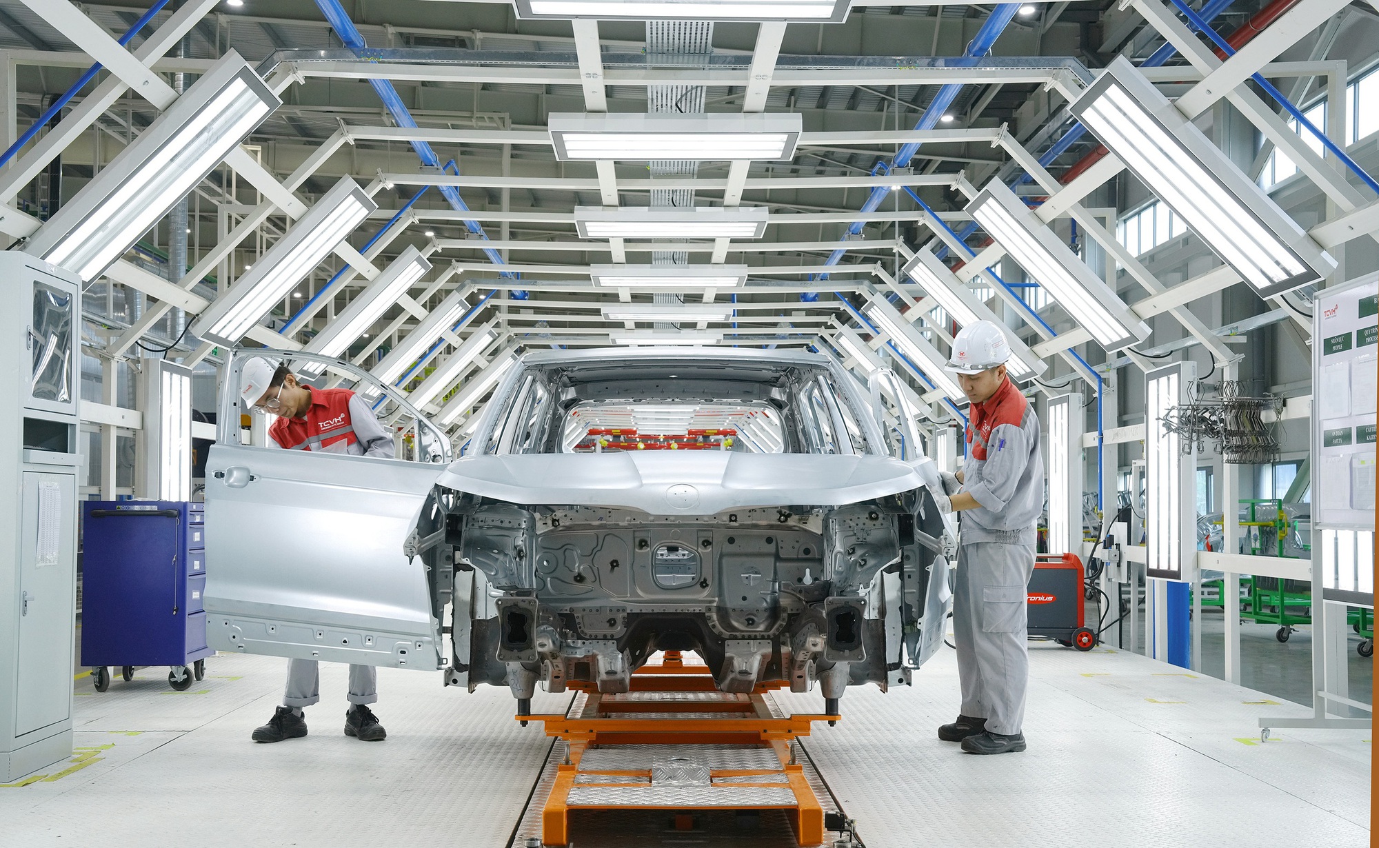 Vios, Accent sắp có đối thủ châu Âu: Ăn xăng 5L/100km, nhà máy Việt lắp ráp và bán ra ngay năm nay- Ảnh 4. Vios, Accent sắp có đối thủ châu Âu: Ăn xăng 5L/100km, nhà máy Việt lắp ráp và bán ra ngay năm nay- Ảnh 4.