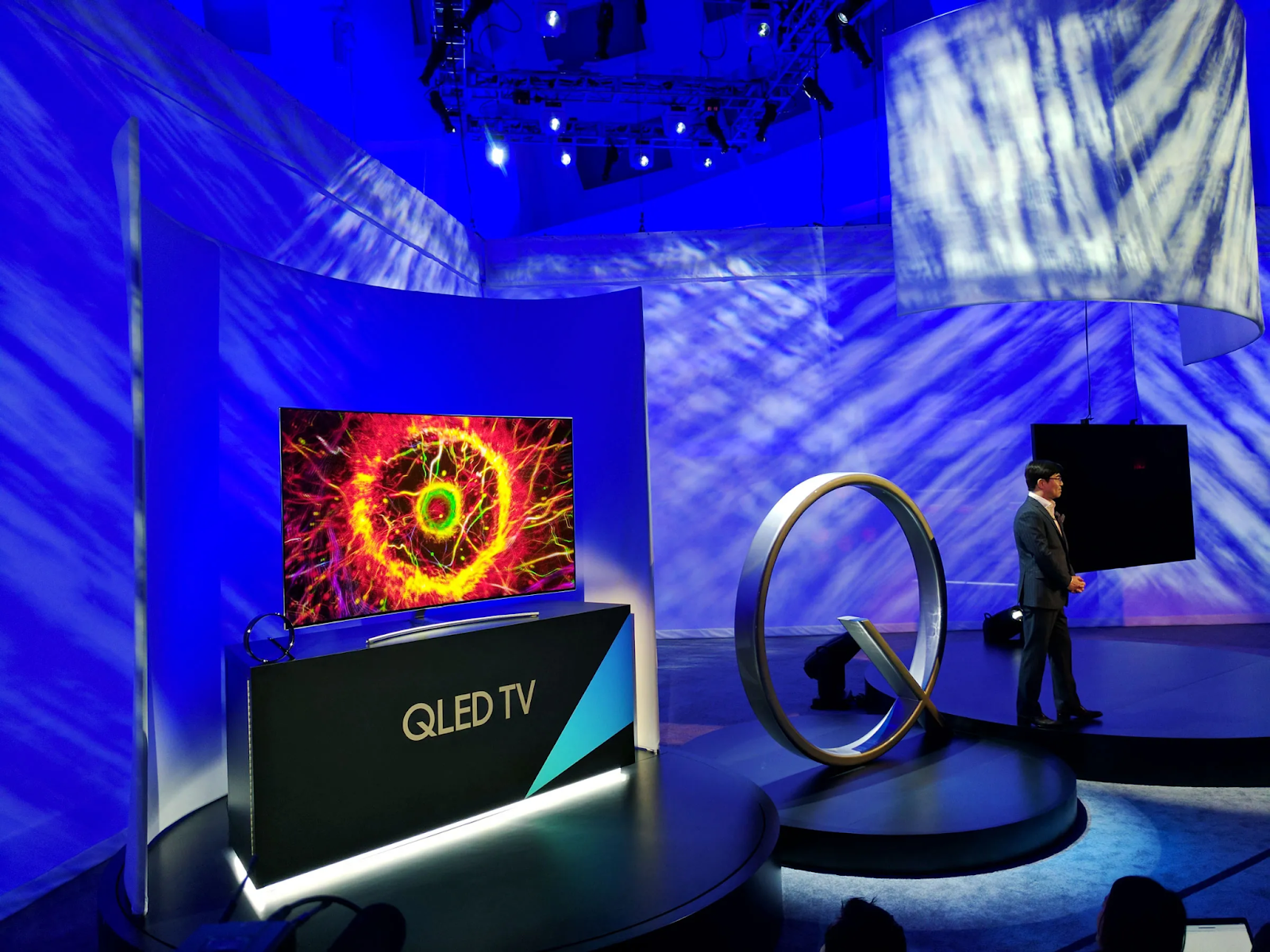 Sự độc đ&aacute;o của Chấm lượng tử - b&iacute; k&iacute;p t&aacute;i định nghĩa ti&ecirc;u chuẩn h&igrave;nh ảnh của TV Samsung- Ảnh 3.