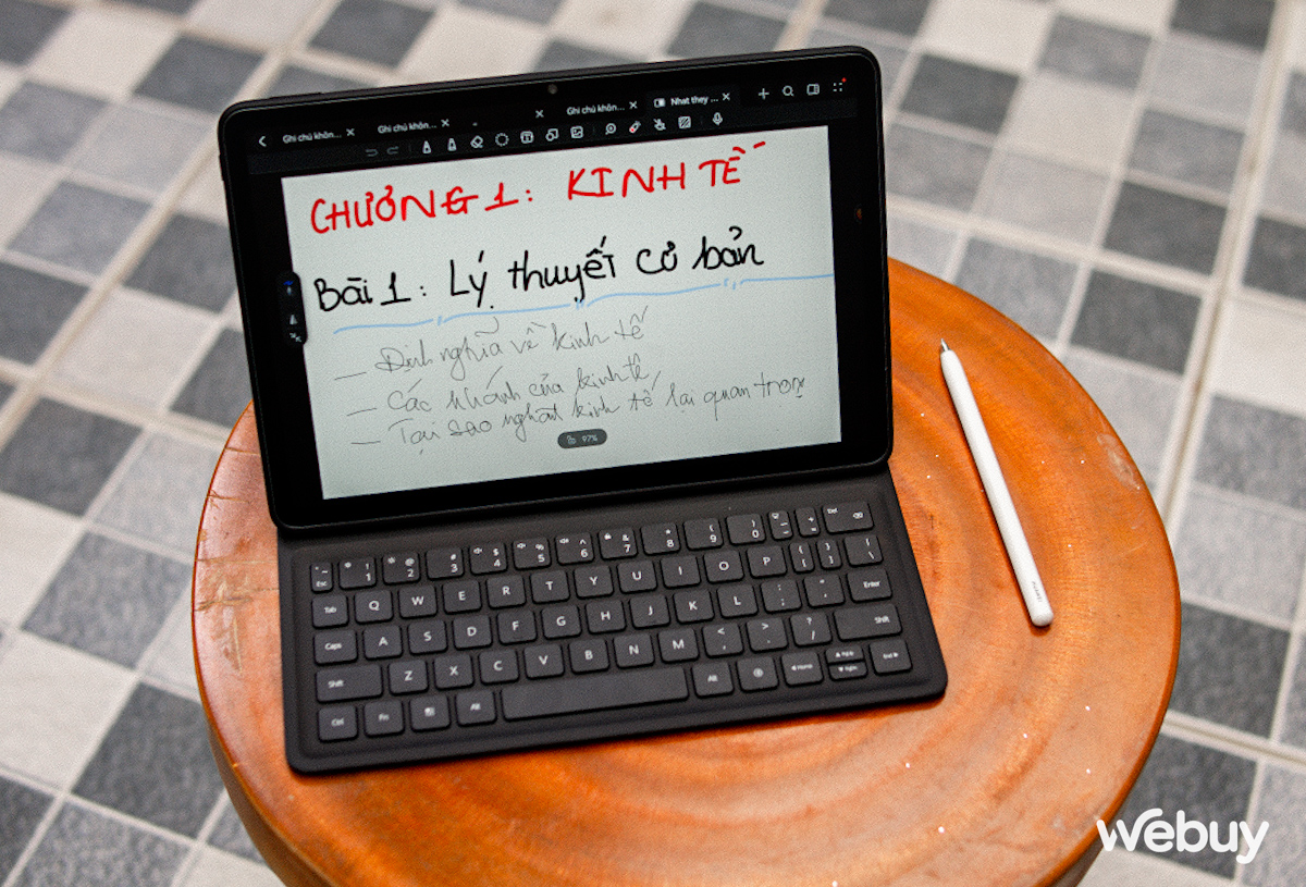 C&oacute; 10 triệu mua combo tablet - tai nghe kh&ocirc;ng d&acirc;y - sạc dự ph&ograve;ng n&agrave;o cho học sinh, sinh vi&ecirc;n?- Ảnh 1.