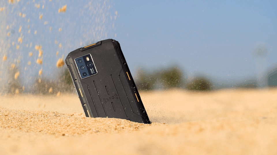 Điện thoại si&ecirc;u bền: Thị trường ng&aacute;ch nhỏ x&iacute;u nhưng vẫn s&ocirc;i động, nhiều lựa chọn, gi&aacute; cả hấp dẫn- Ảnh 1.