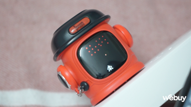 Củ sạc giờ ph&aacute;t triển tới mức n&agrave;y lu&ocirc;n: Thiết kế độc lạ, c&oacute; cả m&agrave;n h&igrave;nh m&agrave;u, kết nối Bluetooth, thậm ch&iacute; chơi được cả game- Ảnh 16.