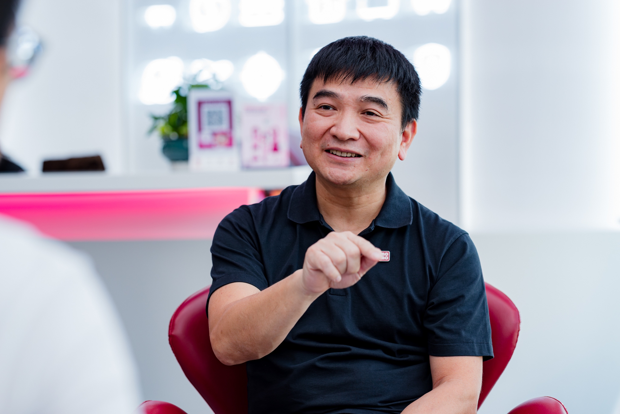 Từ cha đẻ Unikey đến Trưởng bộ phận AI của MoMo, ông Phạm Kim Long nói về cách làm AI cho người Việt: Từ cha đẻ Unikey đến Trưởng bộ phận AI của MoMo, ông Phạm Kim Long nói về cách làm AI cho người Việt: