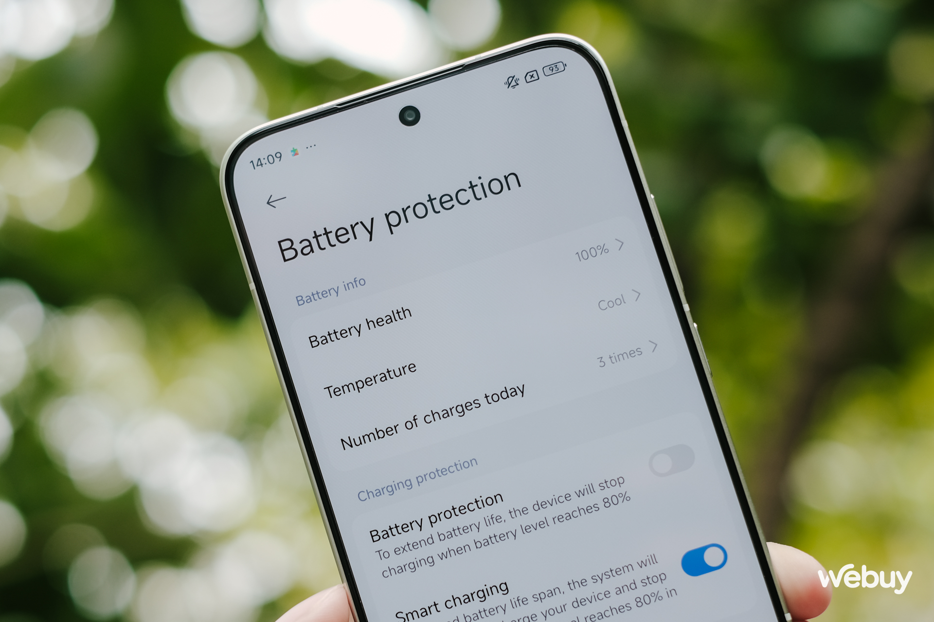 Trên tay điện thoại Trên tay điện thoại