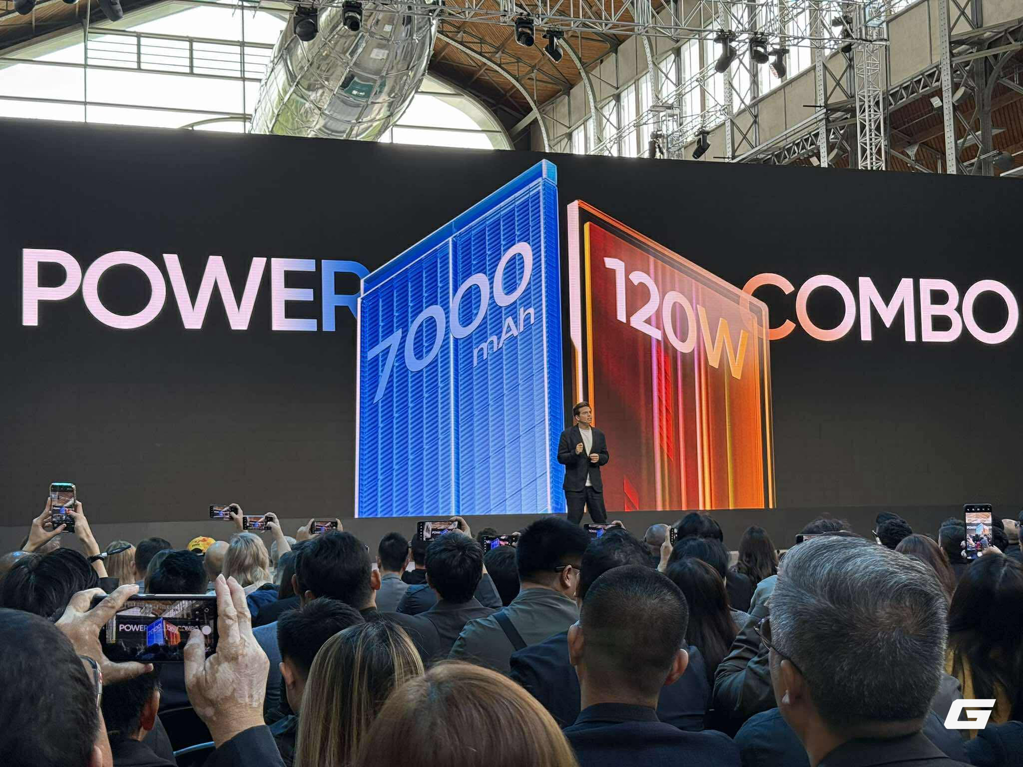 realme GT 7 ra mắt: Đ&acirc;y mới l&agrave; "flagship killer" với hiệu năng mạnh, pin khủng, lại c&ograve;n c&oacute; cả phi&ecirc;n bản Aston Martin Formula One&trade; Team cực chất cho hội m&ecirc; tốc độ- Ảnh 3.