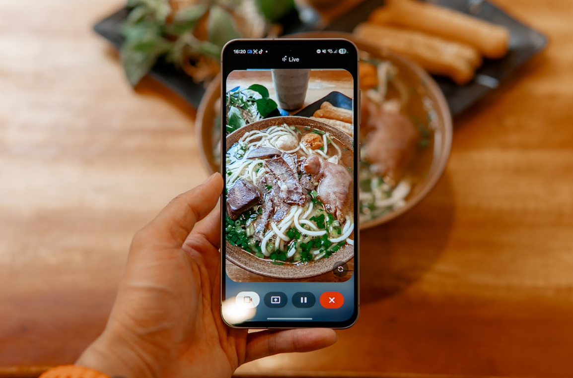 Đi để nếm, để nhớ v&agrave; để nấu: H&agrave;nh tr&igrave;nh ẩm thực với Galaxy A56 5G v&agrave; Gemini Live- Ảnh 1.